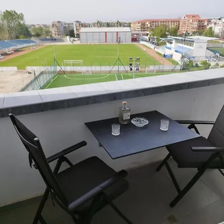 California Complex Apartment