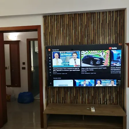 California Complex Apartment