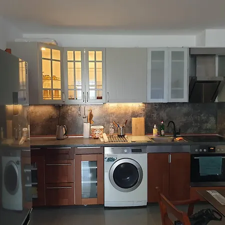 California Complex Apartment