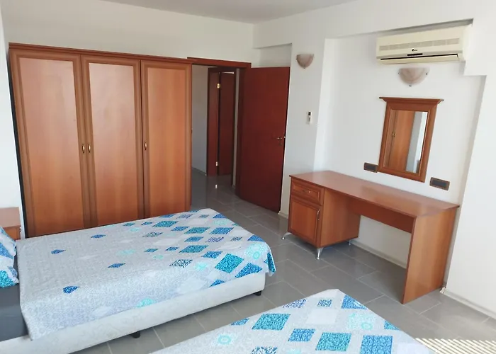 California Complex Apartment