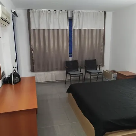 California Complex Apartment *