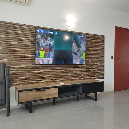 California Complex Slantchev Briag